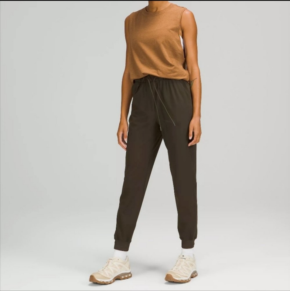 NWT Lululemon Stretch High Rise Jogger